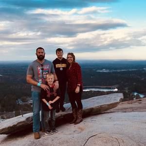 Meet your Posher, Laura